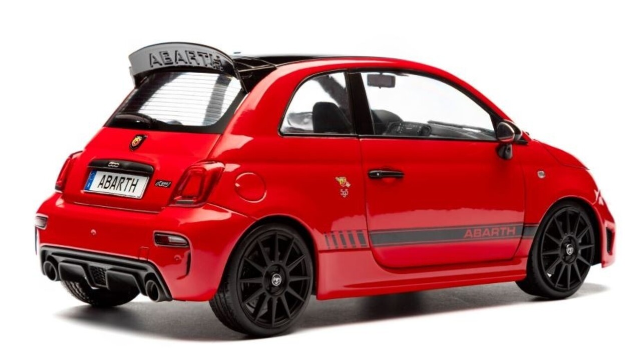 Fiat Fiat F595 Abarth 2023 - 1:18 - Solido Fiat Fiat F595 Abarth 2023 - 1:18 - Solido