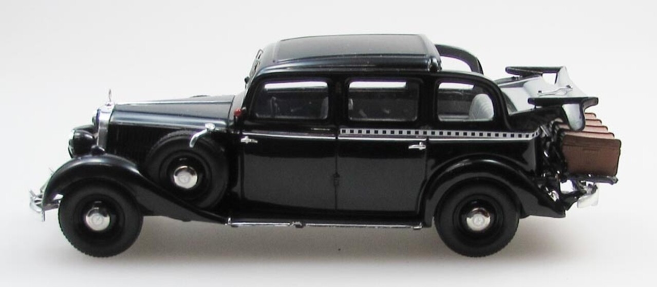 Mercedes-Benz Mercedes-Benz 260D W138 Pullman Landaulet Berlin Taxi 1936 / 1940 - 1:43 - Esval Models Mercedes-Benz Mercedes-Benz 260D W138 Pullman Landaulet Berlin Taxi 1936 / 1940 - 1:43 - Esval Models