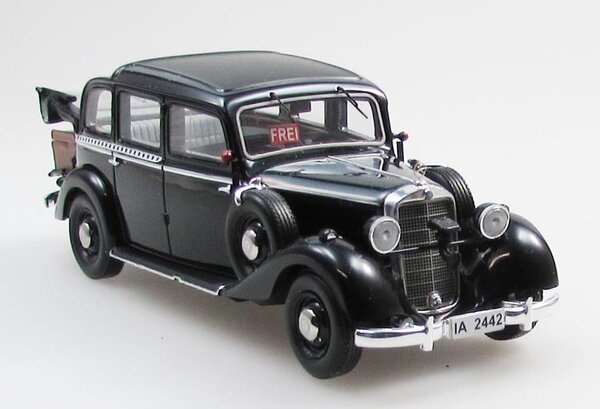 Mercedes-Benz Mercedes-Benz 260D W138 Pullman Landaulet Berlin Taxi 1936 / 1940 - 1:43 - Esval Models Mercedes-Benz Mercedes-Benz 260D W138 Pullman Landaulet Berlin Taxi 1936 / 1940 - 1:43 - Esval Models