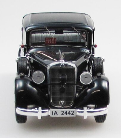 Mercedes-Benz Mercedes-Benz 260D W138 Pullman Landaulet Berlin Taxi 1936 / 1940 - 1:43 - Esval Models Mercedes-Benz Mercedes-Benz 260D W138 Pullman Landaulet Berlin Taxi 1936 / 1940 - 1:43 - Esval Models