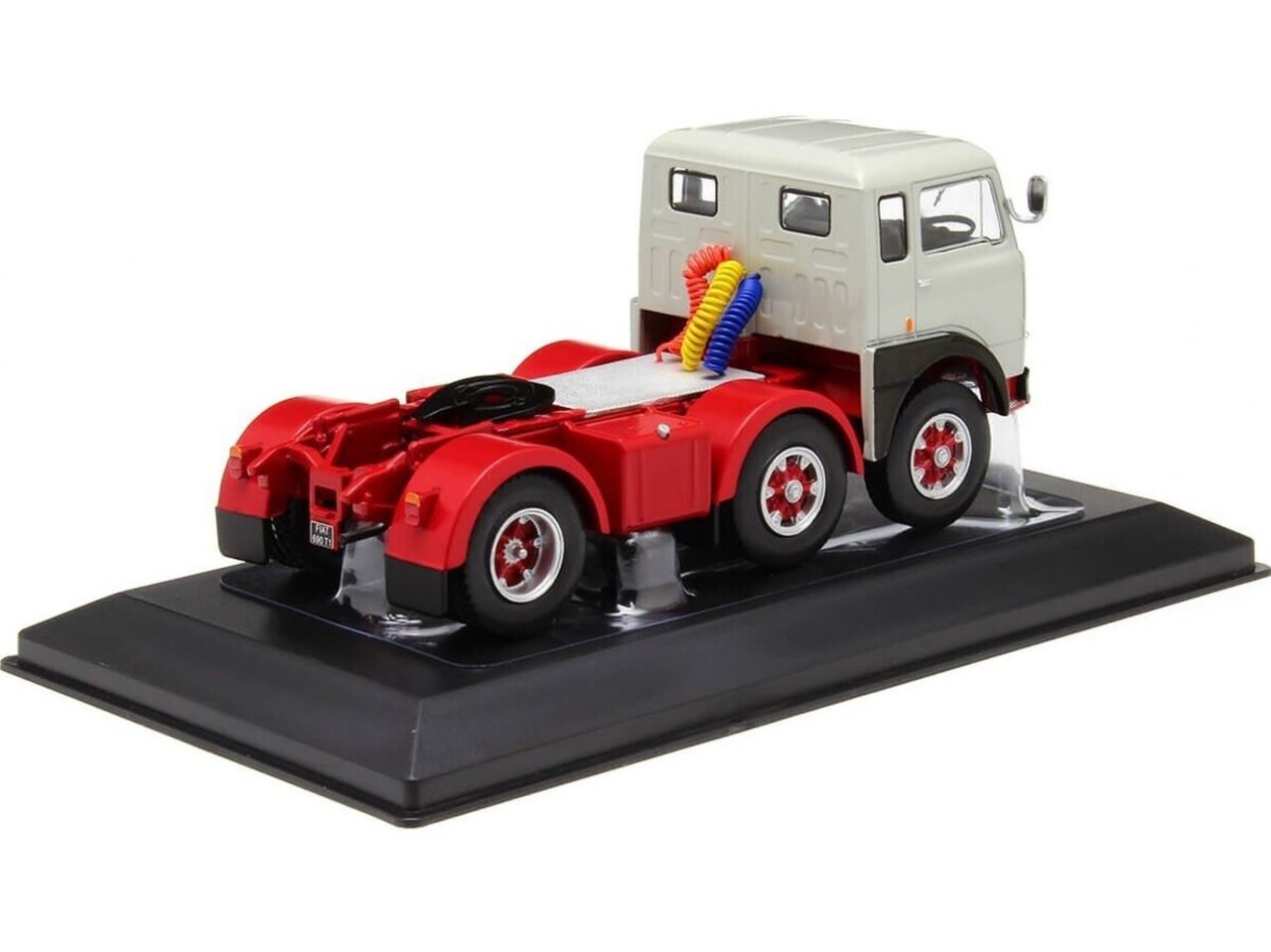 Fiat Fiat 690 T1 1961 - 1:43 - IXO Models