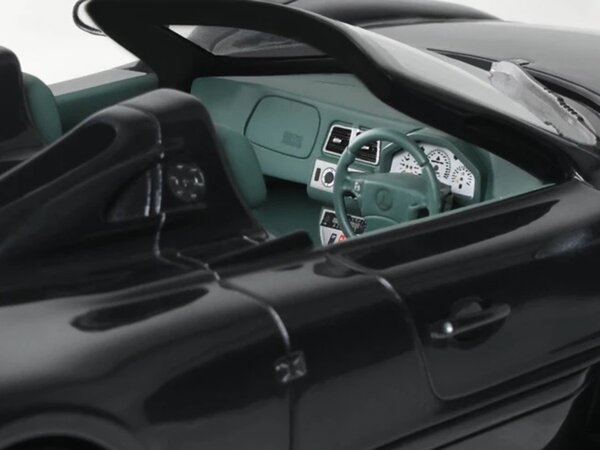 Mercedes-Benz Mercedes-Benz CLK-GTR Roadster - 1:18 - GT Spirit Mercedes-Benz Mercedes-Benz CLK-GTR Roadster - 1:18 - GT Spirit