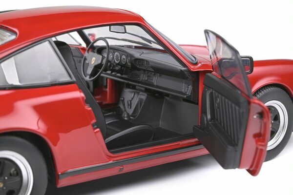 Porsche Porsche 911 3.2 Carrera 1977 - 1:18 - Solido