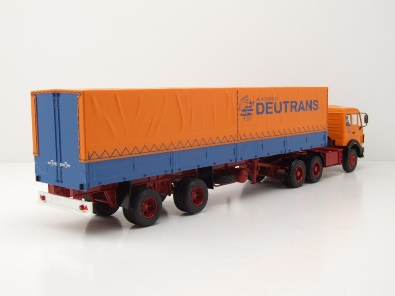 Mercedes-Benz Mercedes-Benz NG 2232 Tractor 6x2 + Curtainside Trailer 'Deutrans' 1980 - 1:43 - Premium ClassiXXs Mercedes-Benz Mercedes-Benz NG 2232 Tractor 6x2 + Curtainside Trailer 'Deutrans' 1980 - 1:43 - Premium ClassiXXs