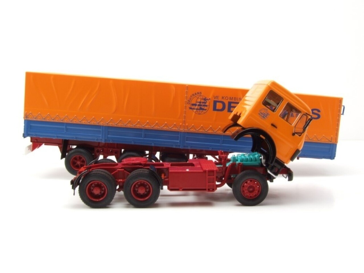 Mercedes-Benz Mercedes-Benz NG 2232 Tractor 6x2 + Curtainside Trailer 'Deutrans' 1980 - 1:43 - Premium ClassiXXs Mercedes-Benz Mercedes-Benz NG 2232 Tractor 6x2 + Curtainside Trailer 'Deutrans' 1980 - 1:43 - Premium ClassiXXs
