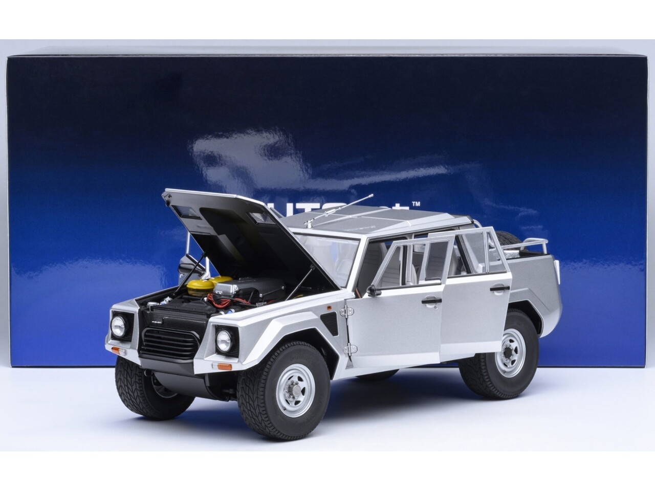 Lamborghini Lamborghini LM002 Pick-Up 1986 - 1:18 - AUTOart Lamborghini Lamborghini LM002 Pick-Up 1986 - 1:18 - AUTOart