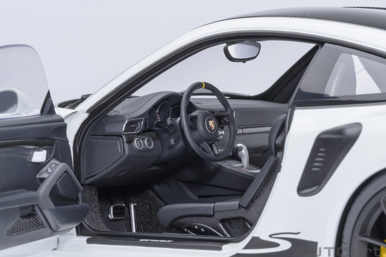 Porsche Porsche 911 (991.2) GT2 RS Weissach Package - 1:18 - AUTOart Porsche Porsche 911 (991.2) GT2 RS Weissach Package - 1:18 - AUTOart