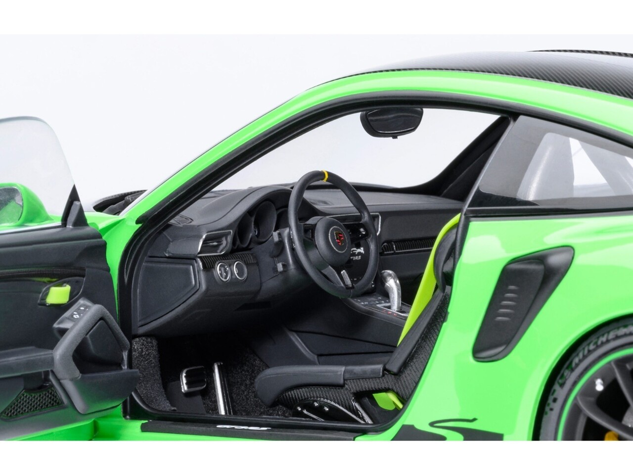 Porsche Porsche 911 (991.2) GT2 RS Weissach Package - 1:18 - AUTOart