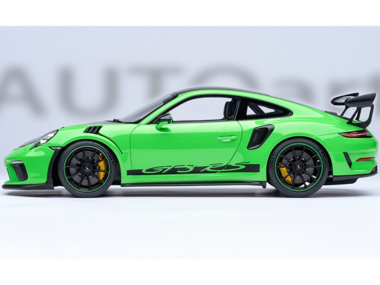 Porsche Porsche 911 (991.2) GT2 RS Weissach Package - 1:18 - AUTOart