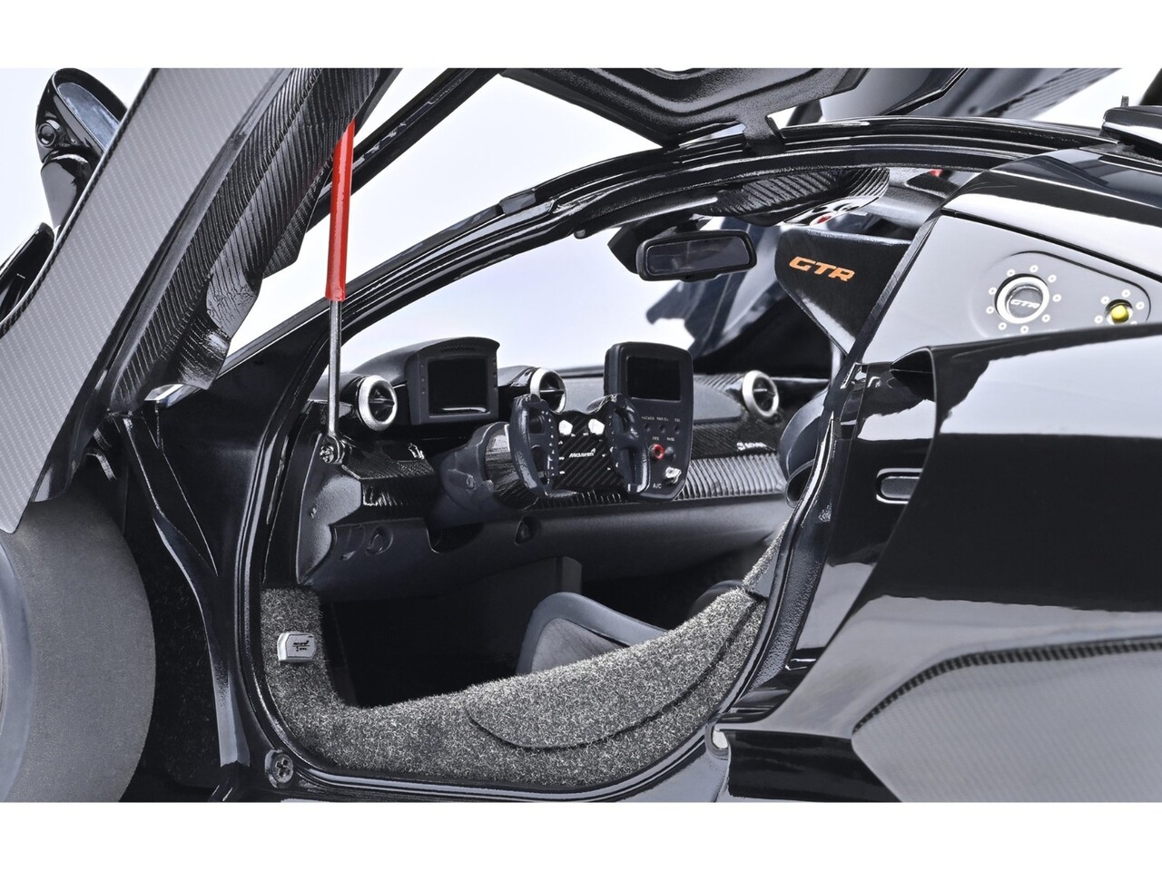 McLaren McLaren Senna GTR 2021 - 1:18 - AUTOart McLaren McLaren Senna GTR 2021 - 1:18 - AUTOart