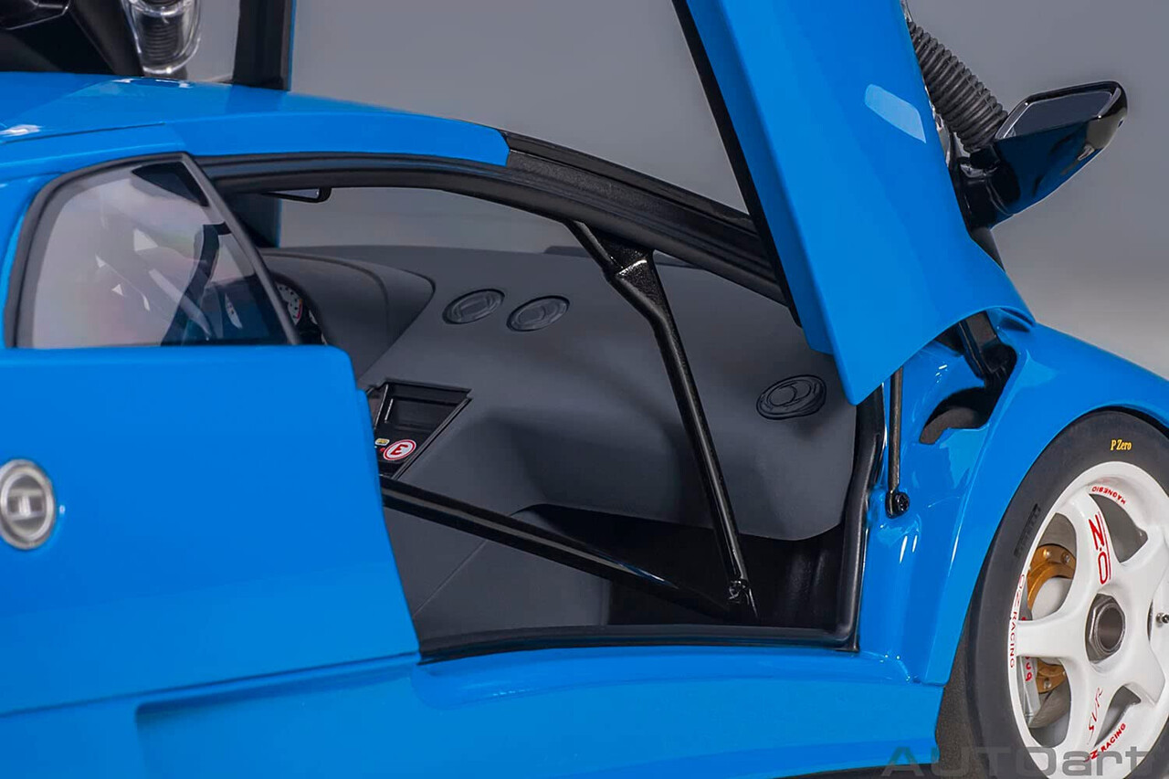 Lamborghini Lamborghini Diablo SVR 1996 - 1:18 - AUTOart Lamborghini Lamborghini Diablo SVR 1996 - 1:18 - AUTOart