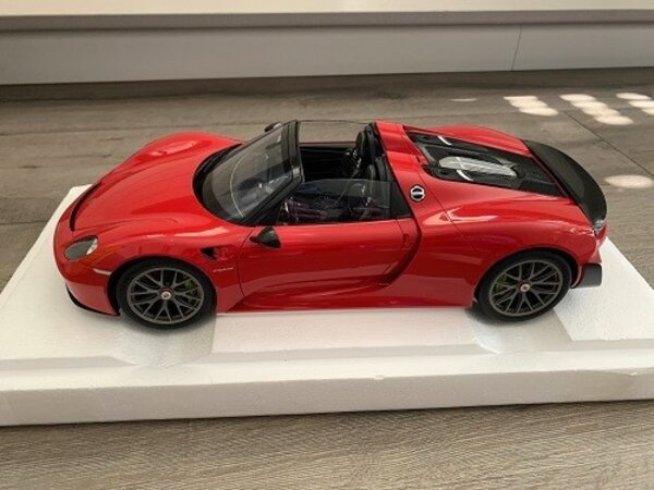 Porsche Porsche 918 Spyder Weissach Package 2013 - 1:12 - AUTOart Porsche Porsche 918 Spyder Weissach Package 2013 - 1:12 - AUTOart
