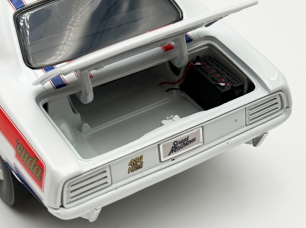 Plymouth Plymouth Hemi Cuda 426 Coupe 'Street Machine' 1970 - 1:18 - ACME Plymouth Plymouth Hemi Cuda 426 Coupe 'Street Machine' 1970 - 1:18 - ACME