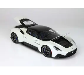 Maserati Maserati MC20 Gloss Black Roof 2020 - 1:18 - BBR Maserati Maserati MC20 Gloss Black Roof 2020 - 1:18 - BBR