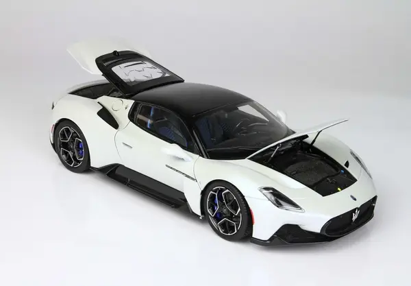 Maserati Maserati MC20 Gloss Black Roof 2020   - 1:18 - BBR