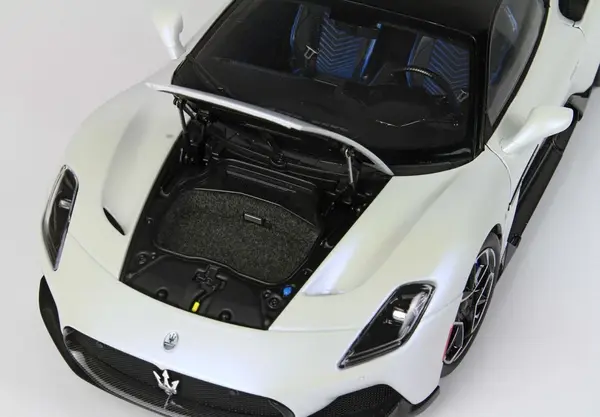 Maserati Maserati MC20 Gloss Black Roof 2020   - 1:18 - BBR