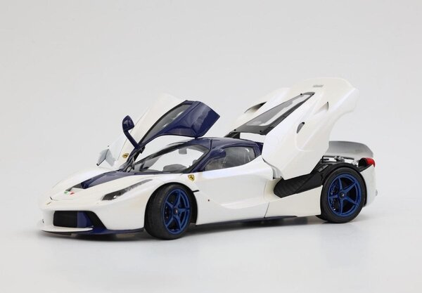 Ferrari Ferrari Laferrari 2013 - 1:18 - BBR Ferrari Ferrari Laferrari 2013 - 1:18 - BBR