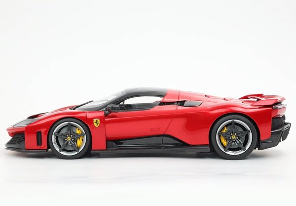 Ferrari Ferrari F80 2024 Silver Rims + Showcase - 1:18 - BBR Ferrari Ferrari F80 2024 Silver Rims + Showcase - 1:18 - BBR