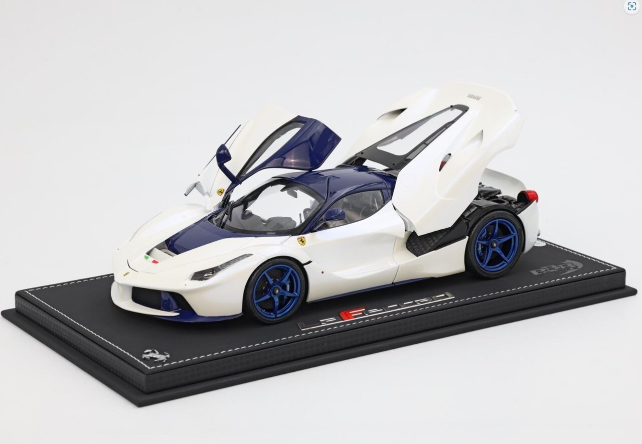 Ferrari Ferrari Laferrari 2013 + Showcase - 1:18 - BBR Ferrari Ferrari Laferrari 2013 + Showcase - 1:18 - BBR
