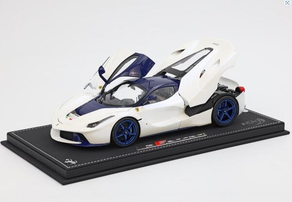 Ferrari Ferrari Laferrari 2013 + Showcase - 1:18 - BBR Ferrari Ferrari Laferrari 2013 + Showcase - 1:18 - BBR