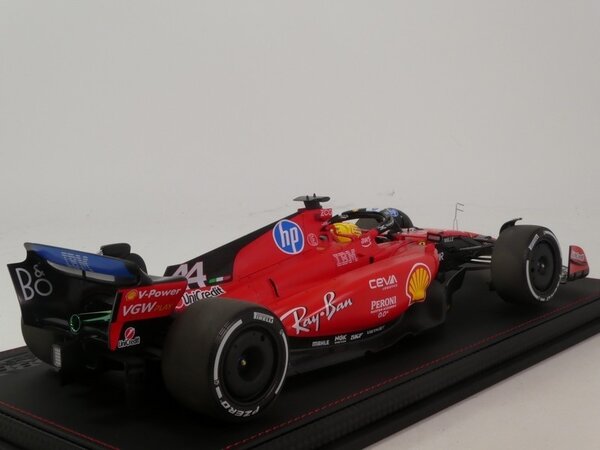 Formule 1 Ferrari F1 SF-23 #44 Test Circuit Fiorano 2025 L.Hamilton + Driver Figure + Showcase - 1:18 - BBR Formule 1 Ferrari F1 SF-23 #44 Test Circuit Fiorano 2025 L.Hamilton + Driver Figure + Showcase - 1:18 - BBR