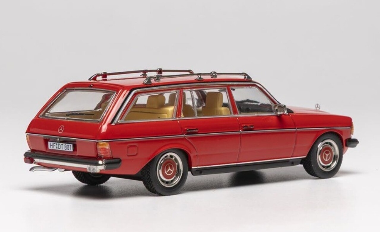 Mercedes-Benz Mercedes-Benz 200T (S123) 1982 - 1:43 - IXO Models Mercedes-Benz Mercedes-Benz 200T (S123) 1982 - 1:43 - IXO Models
