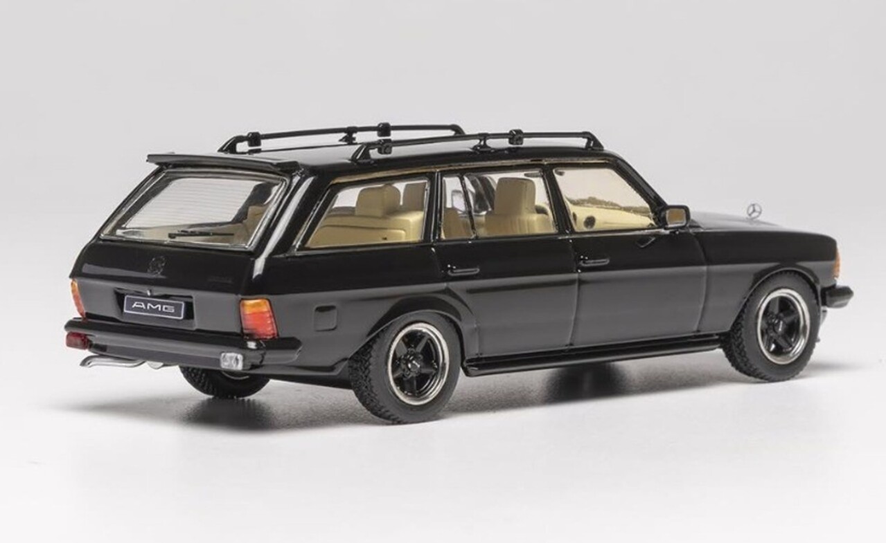 Mercedes-Benz Mercedes-Benz 500 TE V8 AMG (S123) 1979 - 1:43 - IXO Models Mercedes-Benz Mercedes-Benz 500 TE V8 AMG (S123) 1979 - 1:43 - IXO Models