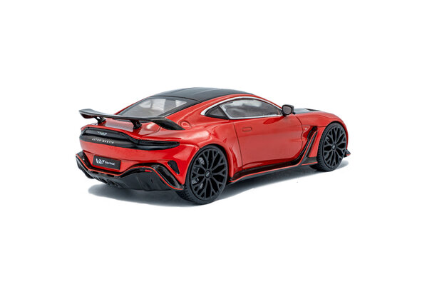 Aston Martin Aston Martin V12 Vantage - 1:43 - Solido Aston Martin Aston Martin V12 Vantage - 1:43 - Solido