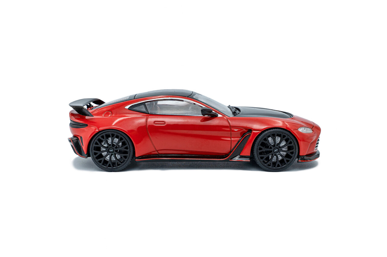 Aston Martin Aston Martin V12 Vantage - 1:43 - Solido Aston Martin Aston Martin V12 Vantage - 1:43 - Solido