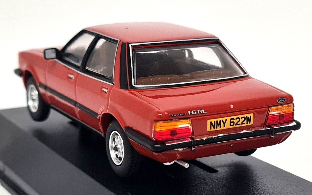 Ford Ford Cortina MK V 1.6 GL - 1:43 - Corgi / Vanguards Ford Ford Cortina MK V 1.6 GL - 1:43 - Corgi / Vanguards