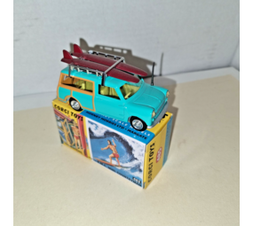 Austin Austin Mini Countryman + Roof Rack Surfing + Figure 1960 - 1:43 - Corgi