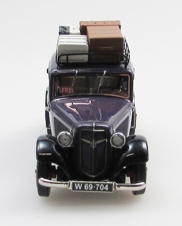 Adler Adler Trumpf Junior 4-Door Taxi Vienna 1939 + Roof Rack + Luggage - 1:43 - Esval Models Adler Adler Trumpf Junior 4-Door Taxi Vienna 1939 + Roof Rack + Luggage - 1:43 - Esval Models