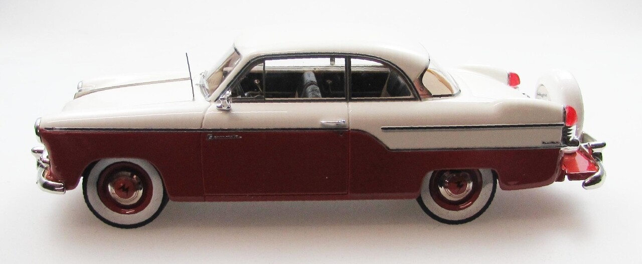 Willys Willys Aero Bermuda Coupe 2-Doors 1955 - 1:43 - Esval Models Willys Willys Aero Bermuda Coupe 2-Doors 1955 - 1:43 - Esval Models