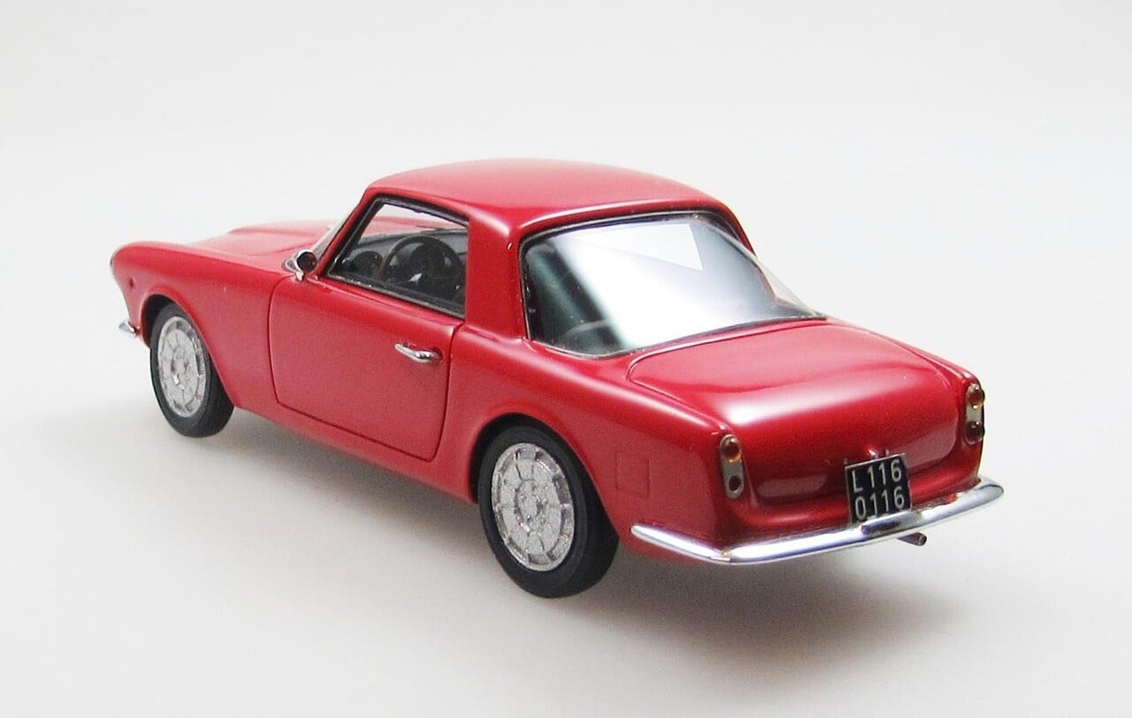 Osca Osca 1600 Fissore Coupe 1961 - 1:43 - Esval Models Osca Osca 1600 Fissore Coupe 1961 - 1:43 - Esval Models