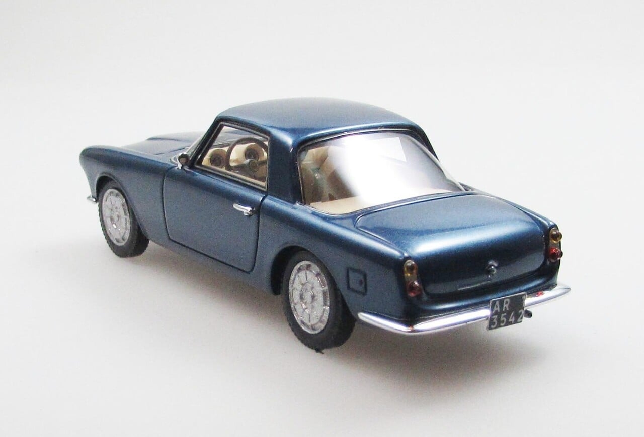 Osca Osca 1600 Fissore Coupe 1961 - 1:43 - Esval Models Osca Osca 1600 Fissore Coupe 1961 - 1:43 - Esval Models
