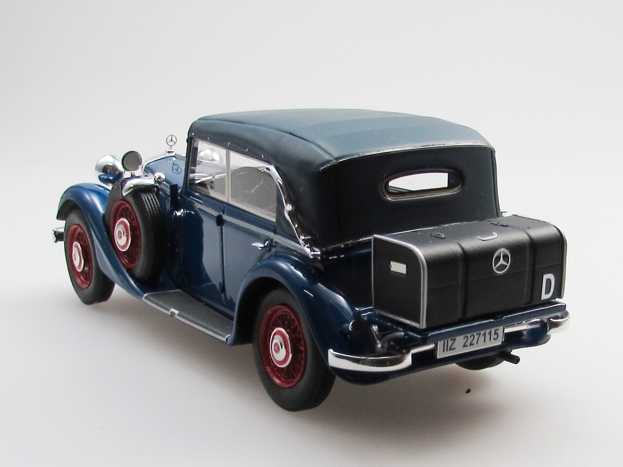 Mercedes-Benz Mercedes-Benz 290 W18 D Passo Corto Cabriolet Closed 1933 - 1:43 - Esval Models Mercedes-Benz Mercedes-Benz 290 W18 D Passo Corto Cabriolet Closed 1933 - 1:43 - Esval Models