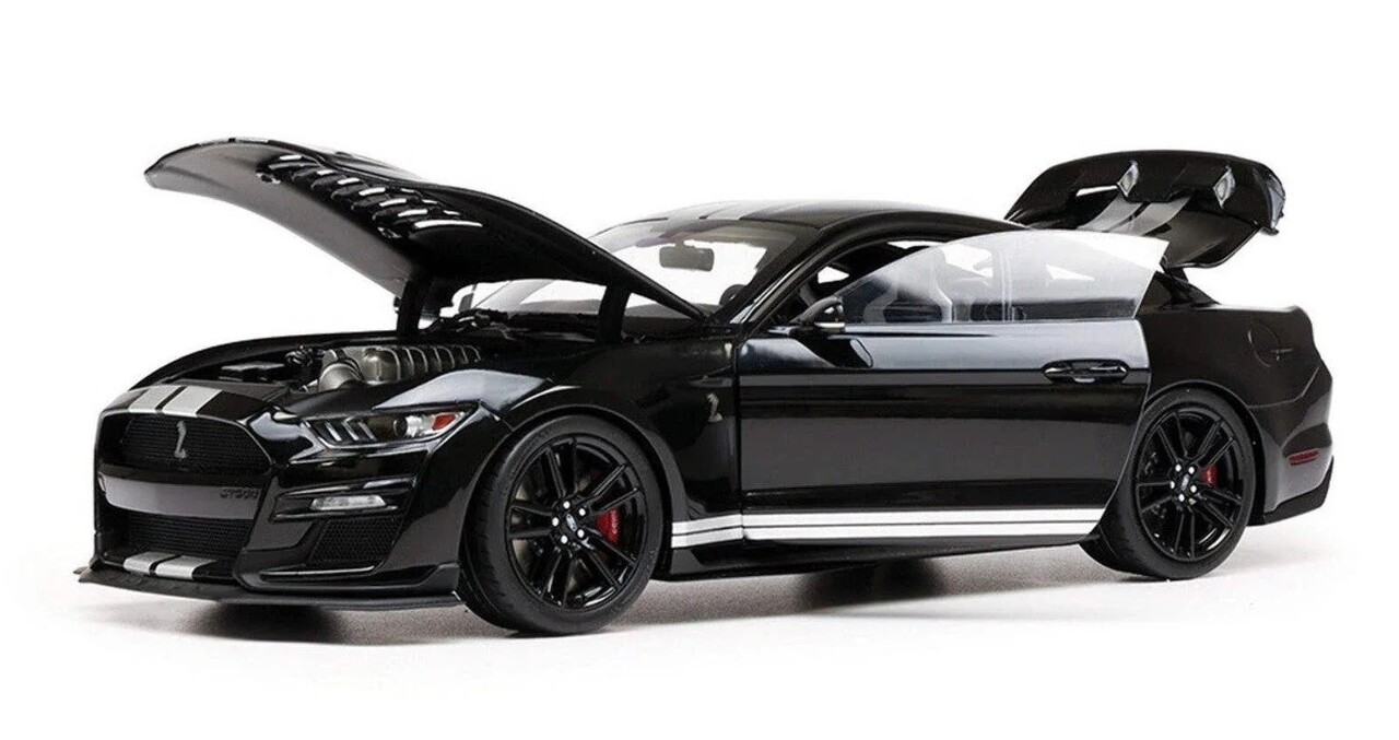 Ford Ford Mustang Shelby GT500 2022 - 1:18 - IXO Models Ford Ford Mustang Shelby GT500 2022 - 1:18 - IXO Models