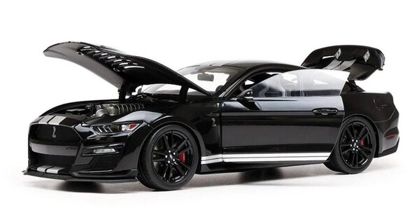 Ford Ford Mustang Shelby GT500 2022 - 1:18 - IXO Models Ford Ford Mustang Shelby GT500 2022 - 1:18 - IXO Models