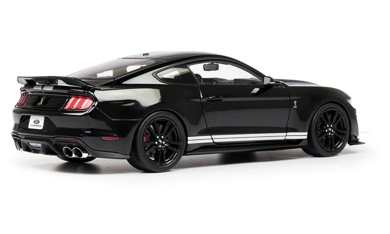 Ford Ford Mustang Shelby GT500 2022 - 1:18 - IXO Models Ford Ford Mustang Shelby GT500 2022 - 1:18 - IXO Models