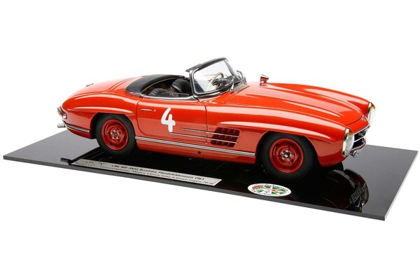 Mercedes-Benz Mercedes-Benz 300 SL Roadster Spider Open #4 Pferdsfeld Rennen 1961 International Concours d'Elegance 2026 - 1:18 - CMC Mercedes-Benz Mercedes-Benz 300 SL Roadster Spider Open #4 Pferdsfeld Rennen 1961 International Concours d'Elegance 2026 - 1:18 - CMC