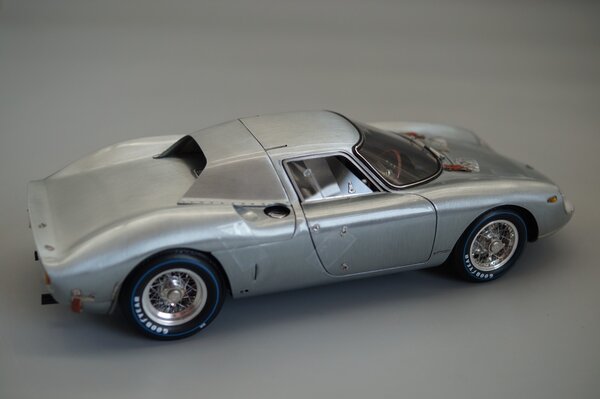Ferrari Ferrari 250 LM 1964 Retro Classic Essen 2026 - 1:18 - CMC Ferrari Ferrari 250 LM 1964 Retro Classic Essen 2026 - 1:18 - CMC