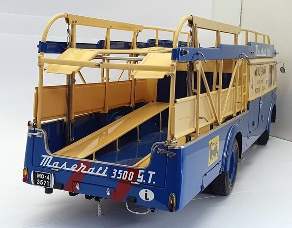 Fiat Fiat 642RN2 Truck Bartoletti Maserati Renntransporter 1957 - 1:18 - CMC Fiat Fiat 642RN2 Truck Bartoletti Maserati Renntransporter 1957 - 1:18 - CMC