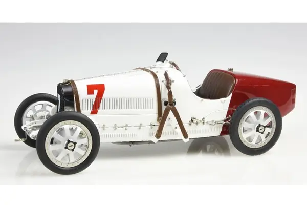 Formule 1 Bugatti Type 35 #7 Grand Prix National Colour Poland 1924 - 1:18 - CMC Formule 1 Bugatti Type 35 #7 Grand Prix National Colour Poland 1924 - 1:18 - CMC