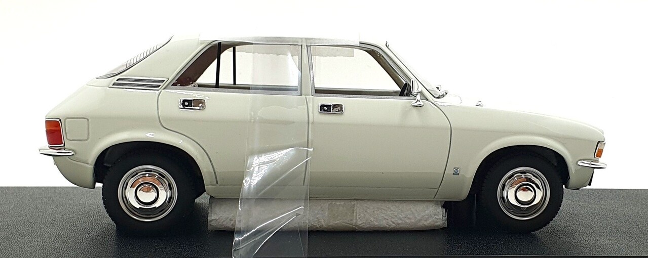 Austin Austin Allegro 1973 - 1:18 - Cult Scale Models