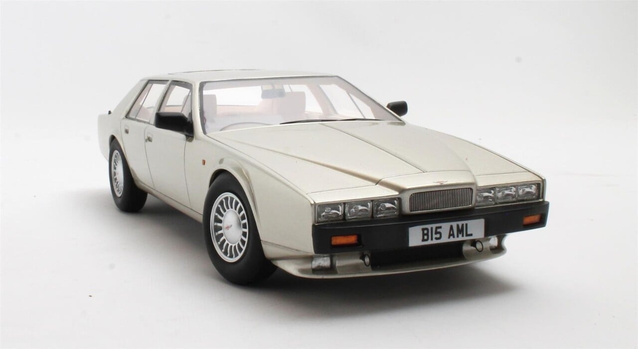 Aston Martin Aston Martin Lagonda S2 1990 - 1:18 - Cult Scale Models Aston Martin Aston Martin Lagonda S2 1990 - 1:18 - Cult Scale Models