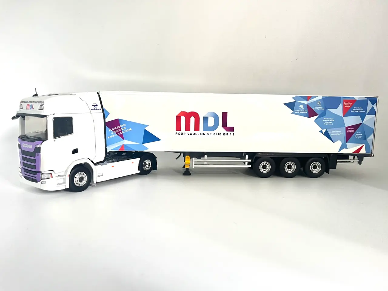 Scania Scania S500 Truck 4x2 +Semi Box Trailer 3 Axle 'MDL Transports' 2024 - 1:43 - Eligor Scania Scania S500 Truck 4x2 +Semi Box Trailer 3 Axle 'MDL Transports' 2024 - 1:43 - Eligor