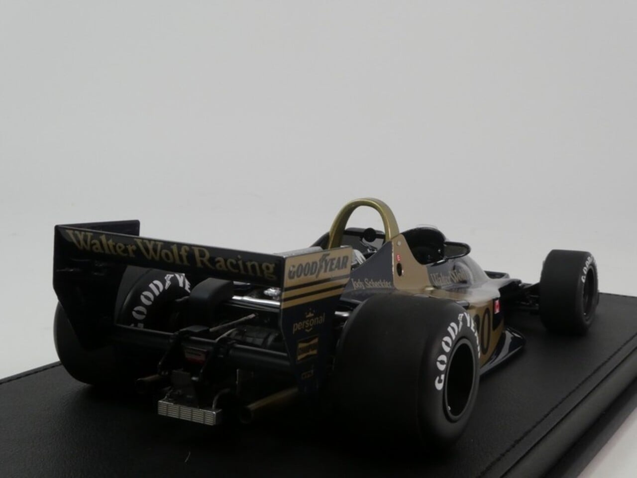 Formule 1 Wolf WR1 #20 Winner GP Argentina 1977 (J.Scheckter) - 1:18 - GP Replicas Formule 1 Wolf WR1 #20 Winner GP Argentina 1977 (J.Scheckter) - 1:18 - GP Replicas