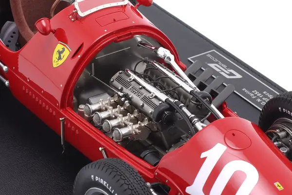 F1 Ferrari 500 F2 #10 2nd GP France 1952 (N.Farina) - 1:12 - GP Replicas