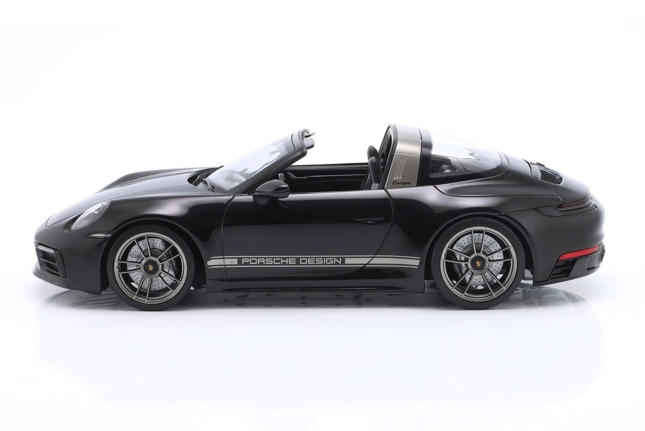 Porsche Porsche 911 Targa 4 GTS (992) 50 Jahre Porsche Design Edition - 1:18 - Minichamps