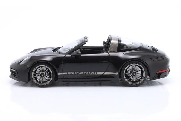 Porsche Porsche 911 Targa 4 GTS (992) 50 Jahre Porsche Design Edition - 1:18 - Minichamps